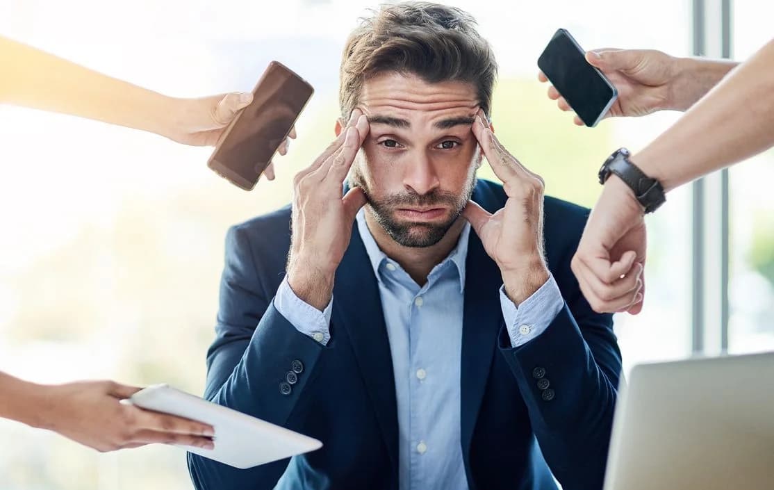 Ufficio logistico e dei trasporti al giorno d'oggi tra stress e emergenze