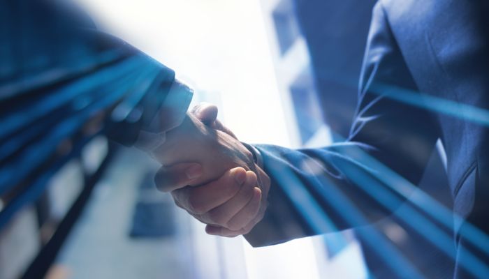 Conclusione trattative e ordini su una borsa carichi digitale